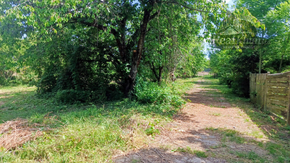 Stavebný pozemok 1963m2 Čeľadice