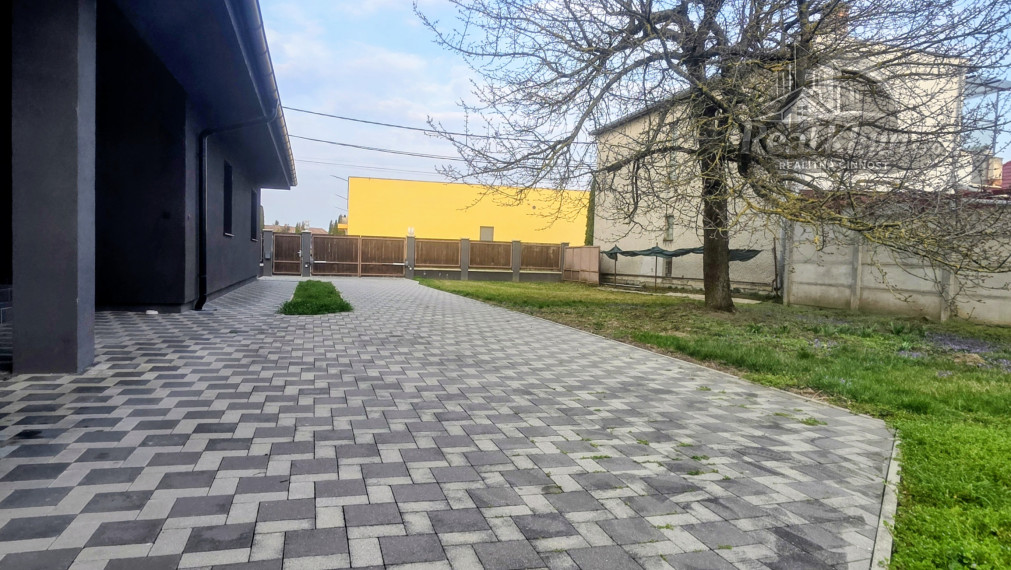 Na predaj priestranný rodinný dom Branč