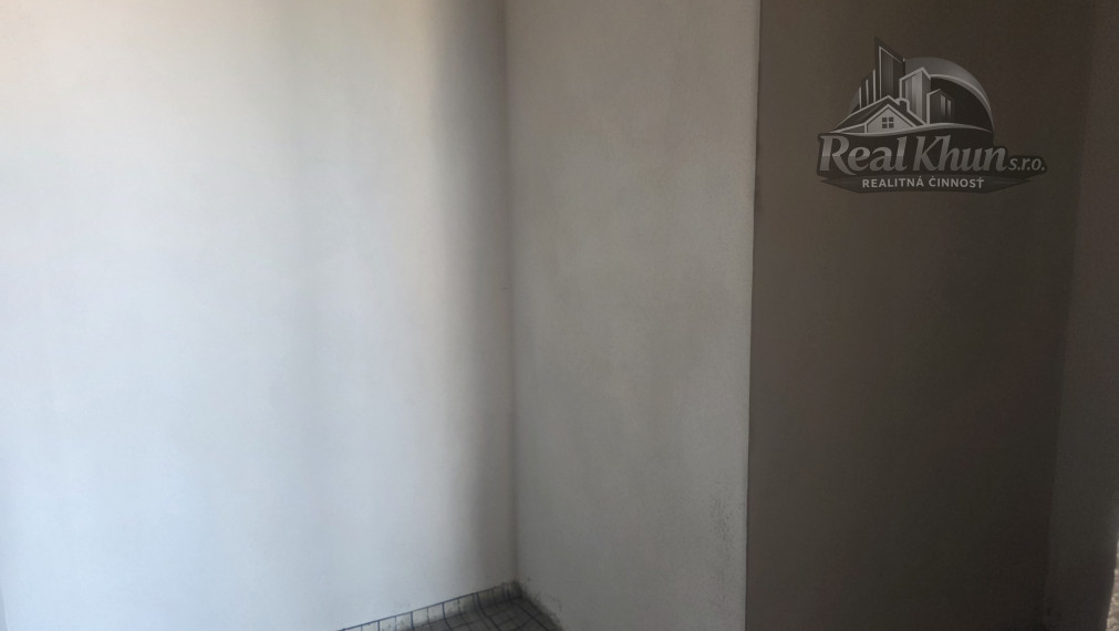 4 izbové novostavby Janikovce