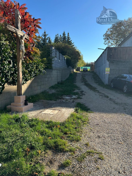Stavebný pozemok 594m2 Slažany