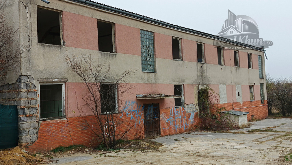 2 podlažná budova s pozemkom Alekšince-Lahne