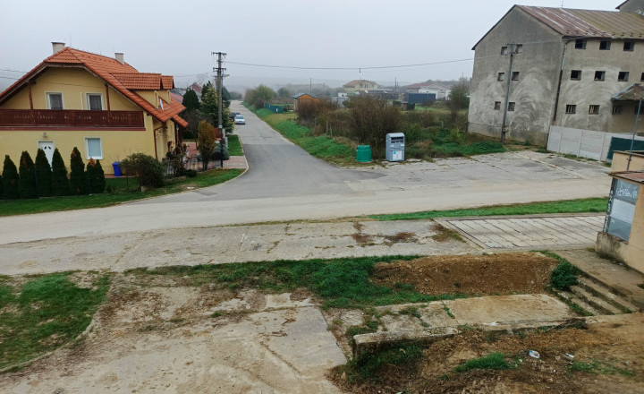 2 podlažná budova s pozemkom Alekšince-Lahne - fotografia 16