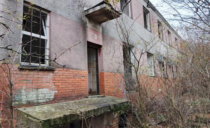 2 podlažná budova s pozemkom Alekšince-Lahne - fotografia 4