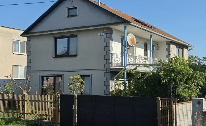 PRENÁJOM RODINNÉHO DOMU V LUŽIANKACH PRI NITRE-IDEÁLNE PRE FIRMU - fotografia 1